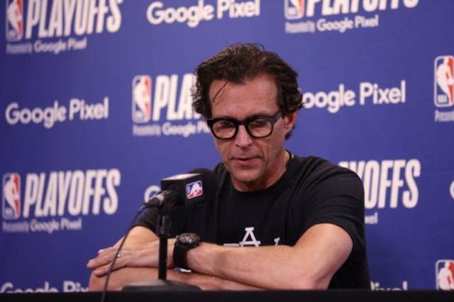 老鹰以多年合同续约斯奈德 他是唯一在尼克斯身上取得胜利的主帅